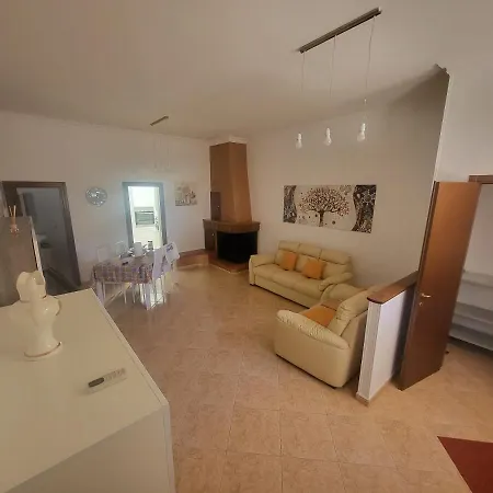 Notorius Apartament *